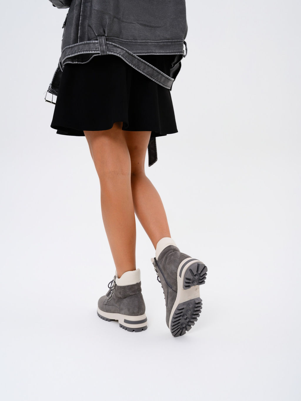 Ботинки 261.uno9gr.Серый замок замша+бежевый/байка