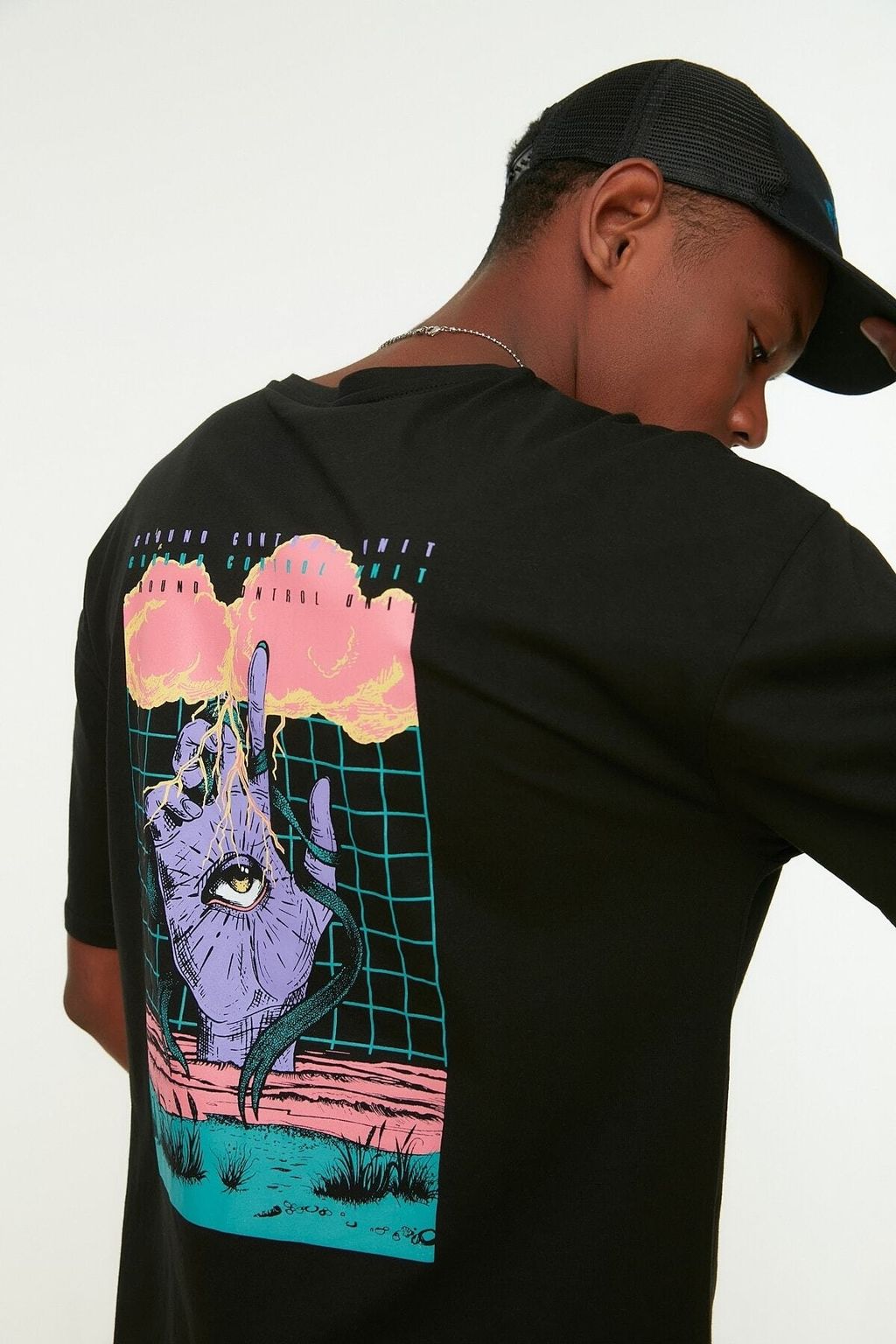 TRENDYOL MAN Siyah Oversize/Genis Kesim %100 Pamuklu Mistik Bask?l? T-Shirt TMNSS22TS0217 - Trendyolmilla фото 3
