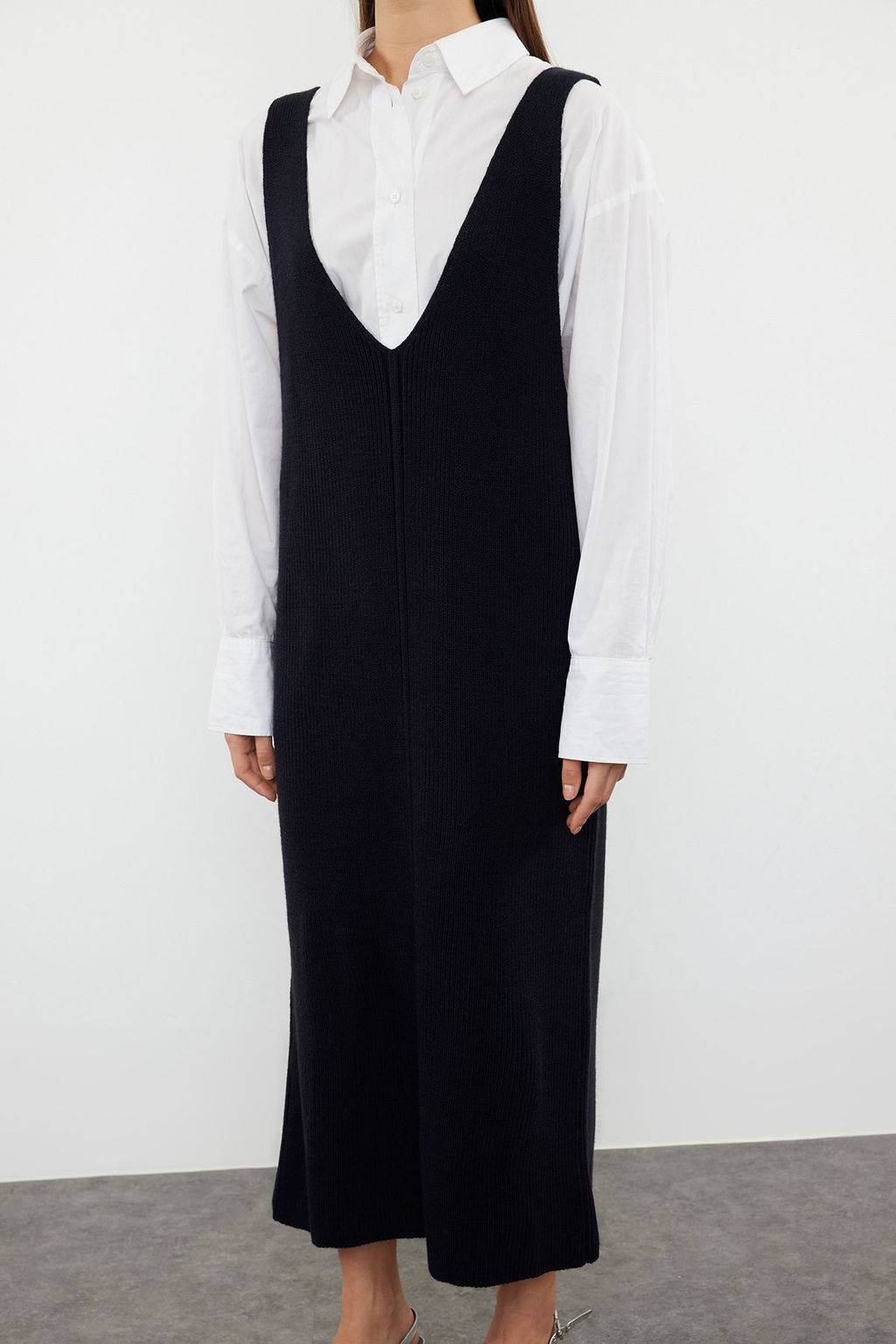 Lacivert Maxi V Yaka Jile Triko Elbise TWOAW24EL00011