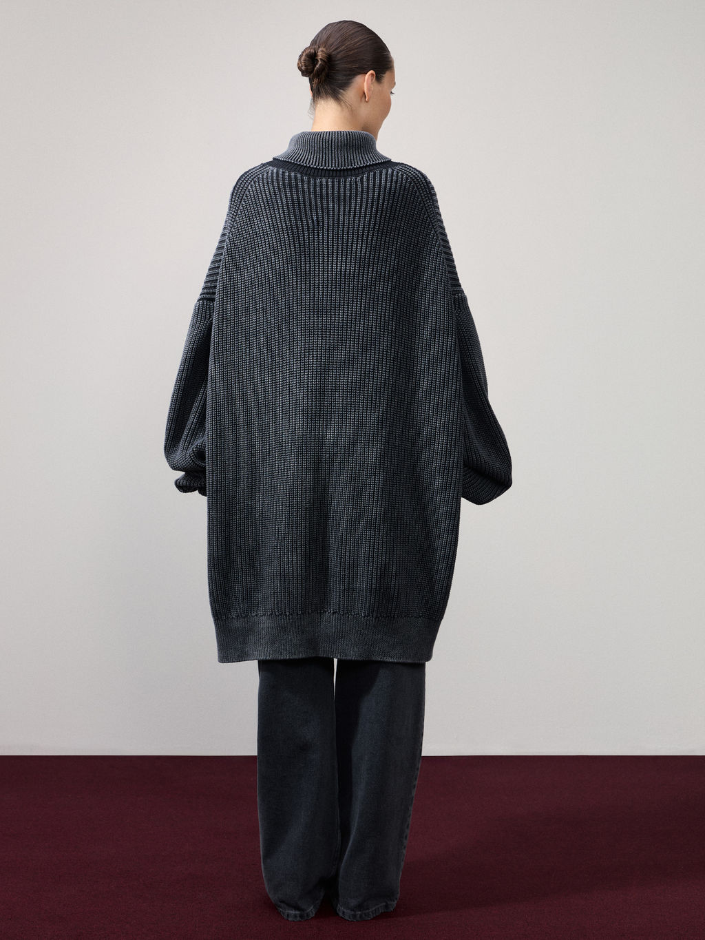 Свитер оверсайз с эффектом garment dye / Zarina  фото 5