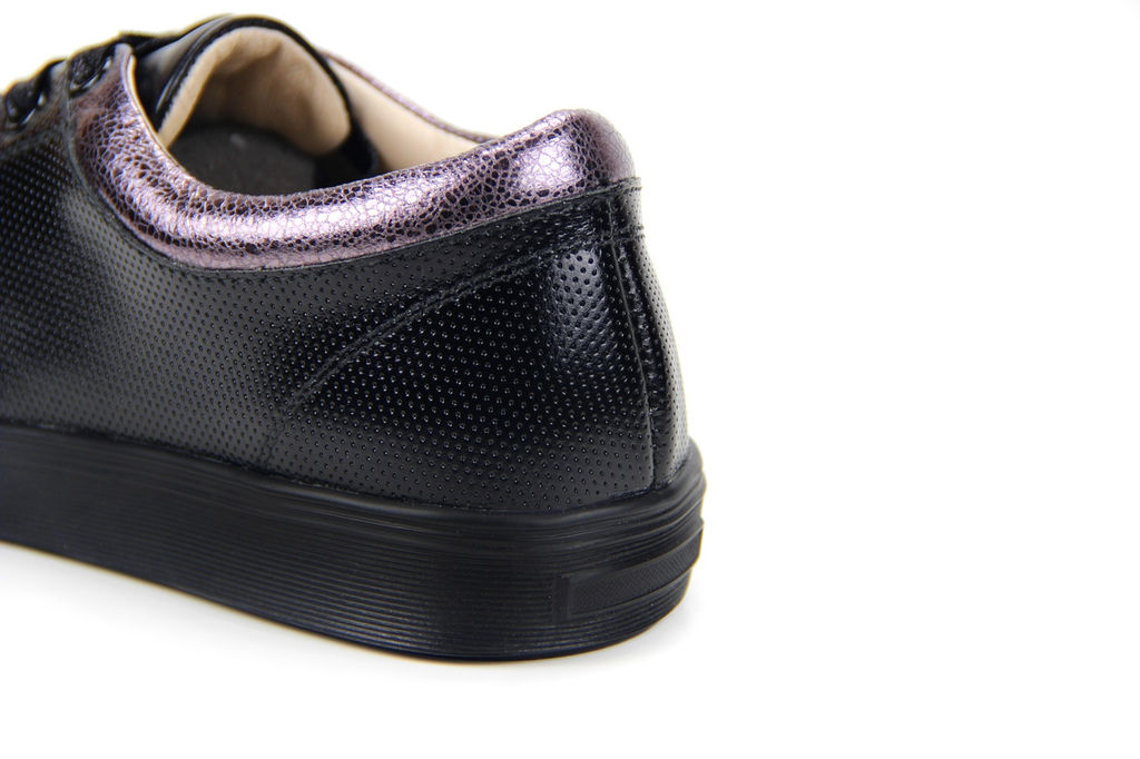 Черные кеды