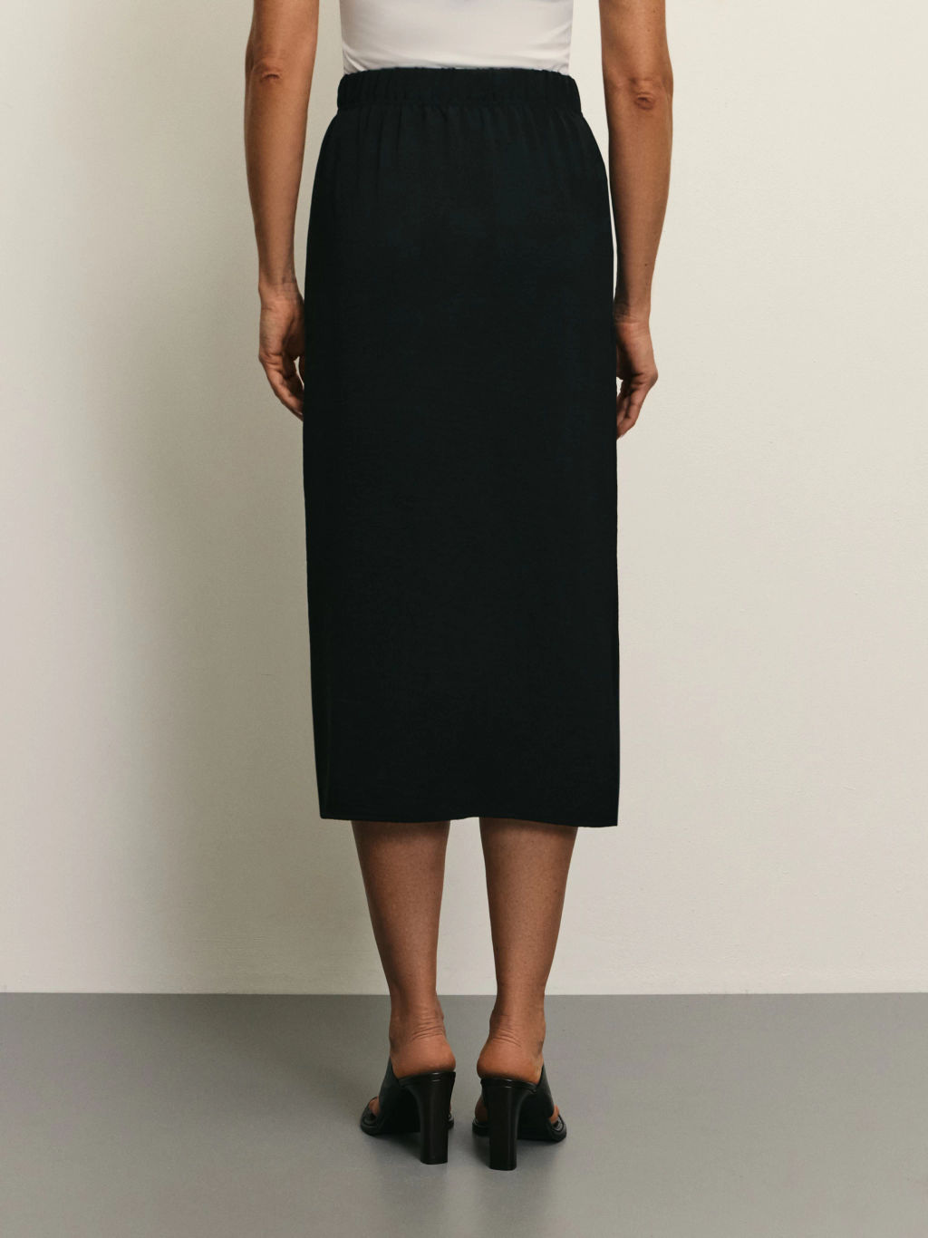 Юбка на запах с декоративными бусинами / Zarina  фото 4