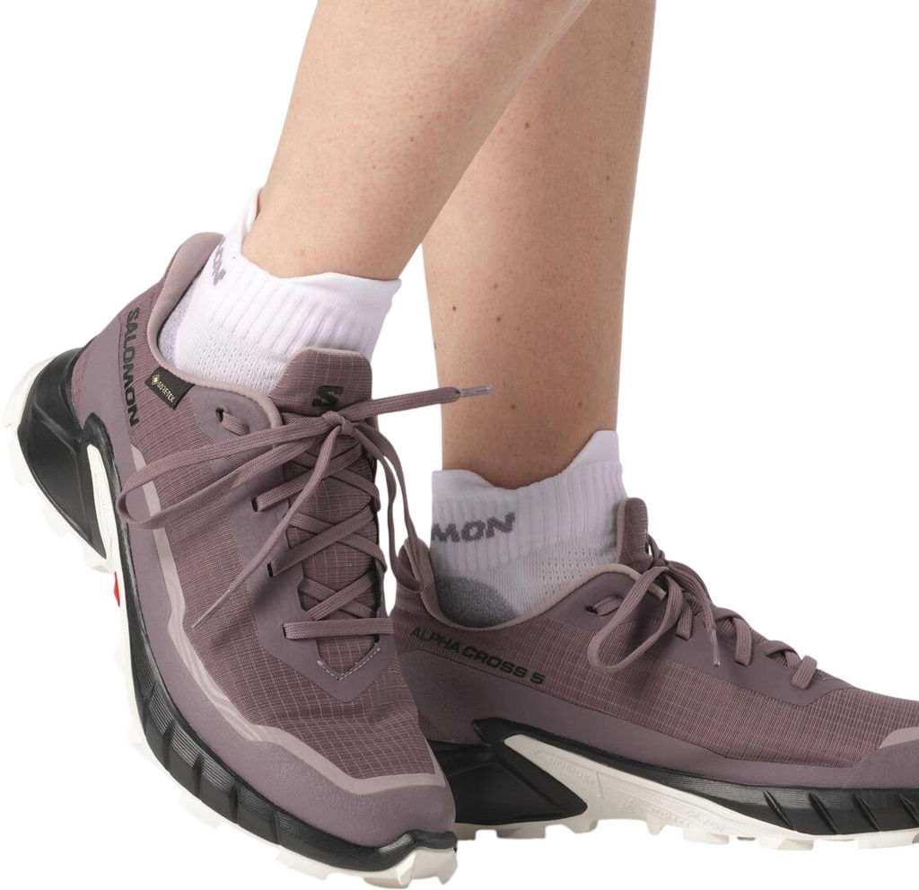 Кроссовки женские