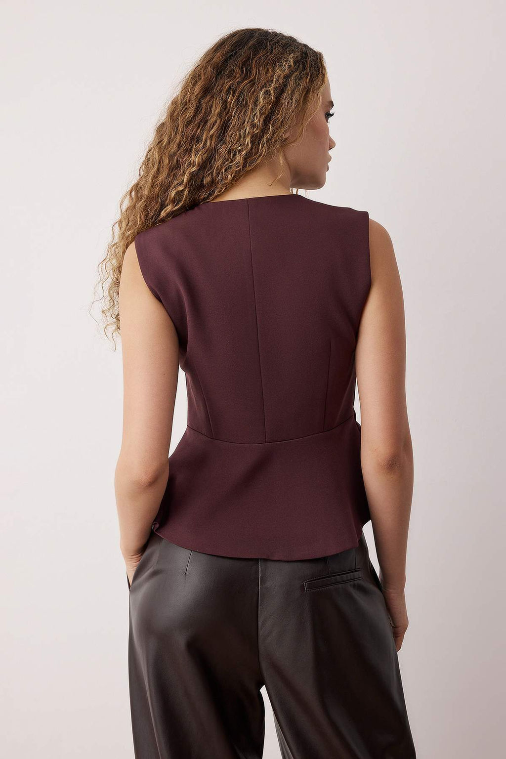Bordo Fitted Peplum Detayl? Aksesuar Dugmeli Yelek TWOAW26YE00058 - Trendyolmilla фото 4