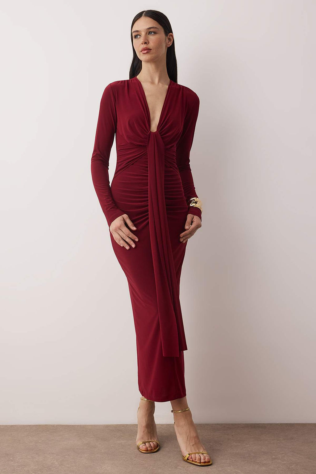 Bordo Vucuda Oturan V Yaka Orme S?k Elbise TPRAW25EL00043