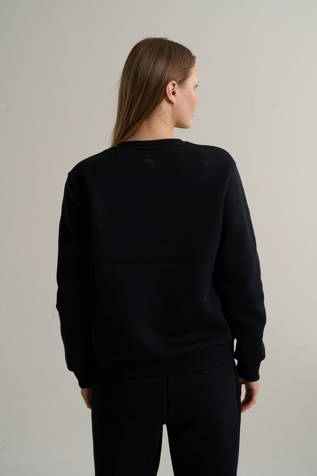 Свитшот Черный TRN ESSENTIAL Sweatshirt
