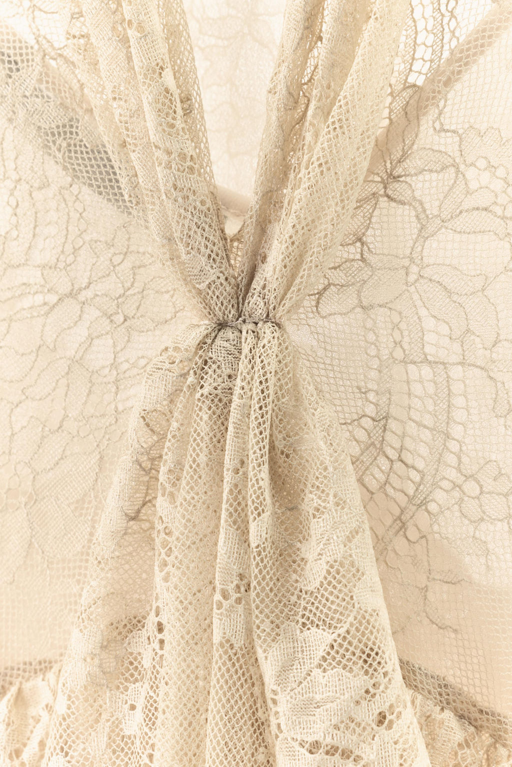 ZW COLLECTION LIMITED EDITION LACE DRESS WITH RUFFLES