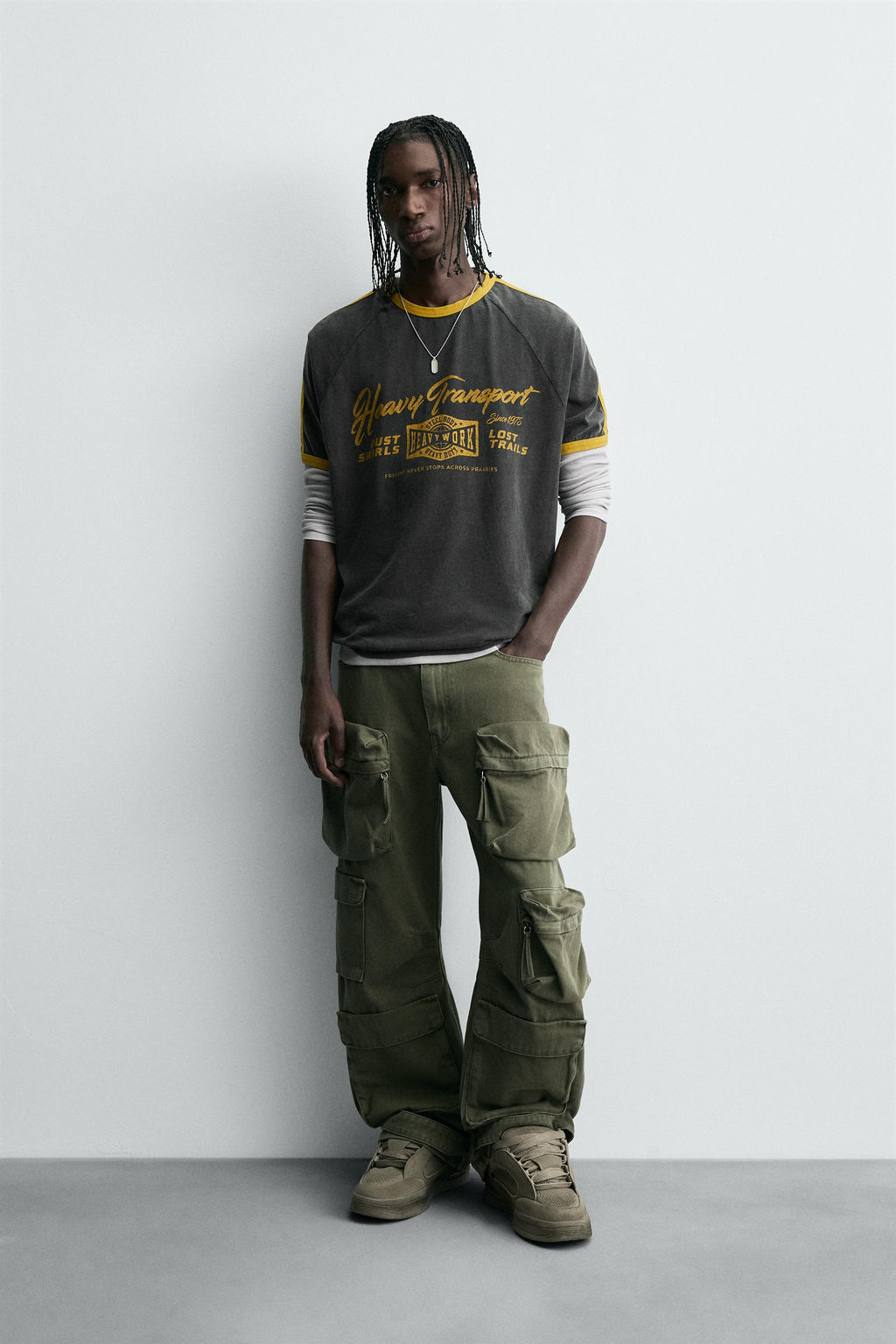 CONTRAST TEXT RIB T-SHIRT
