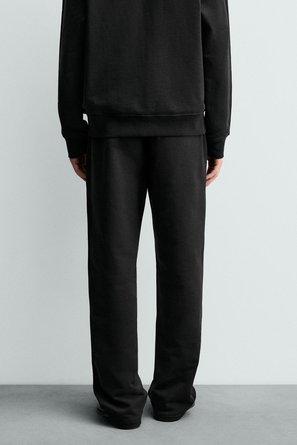 PANTAL?N JOGGER HEAVYWEIGHT REGULAR FIT ORIGINS / Negro - Zara фото 11