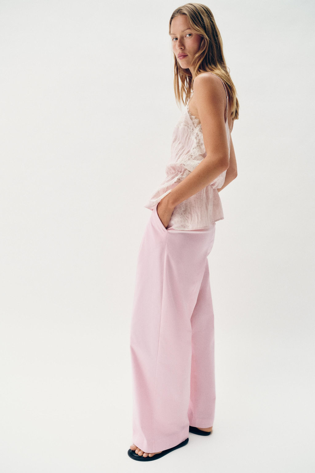 TOP LENCERO ENCAJE / Rosa