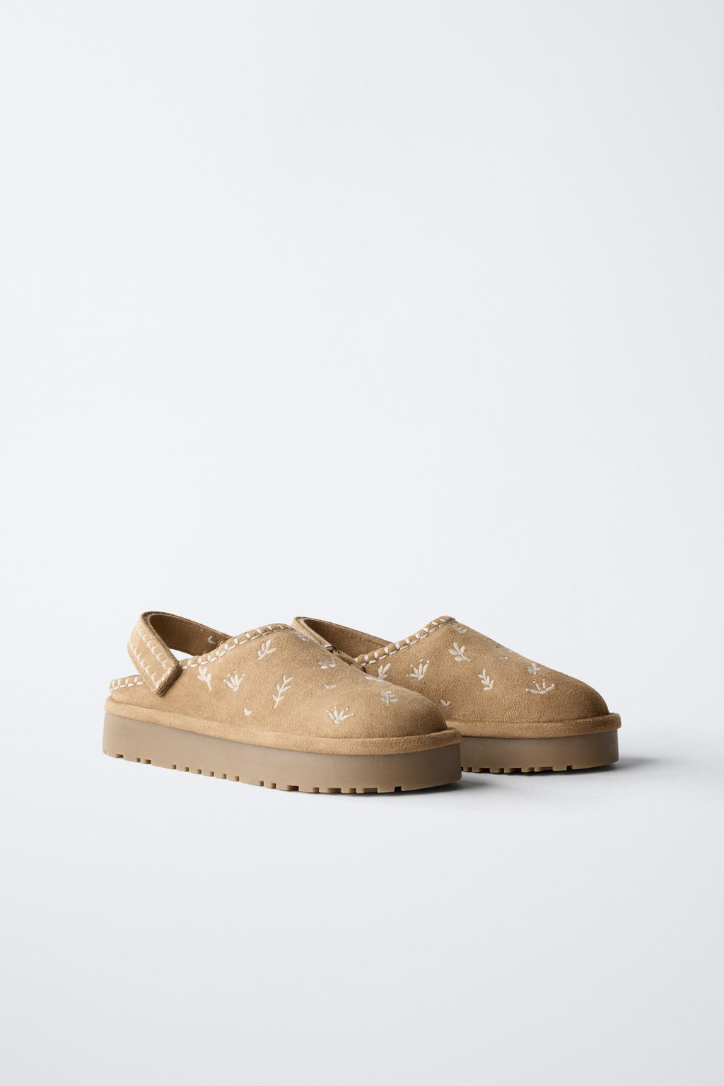 EMBROIDERED SHEEPSKIN CLOGS - Zara фото 12