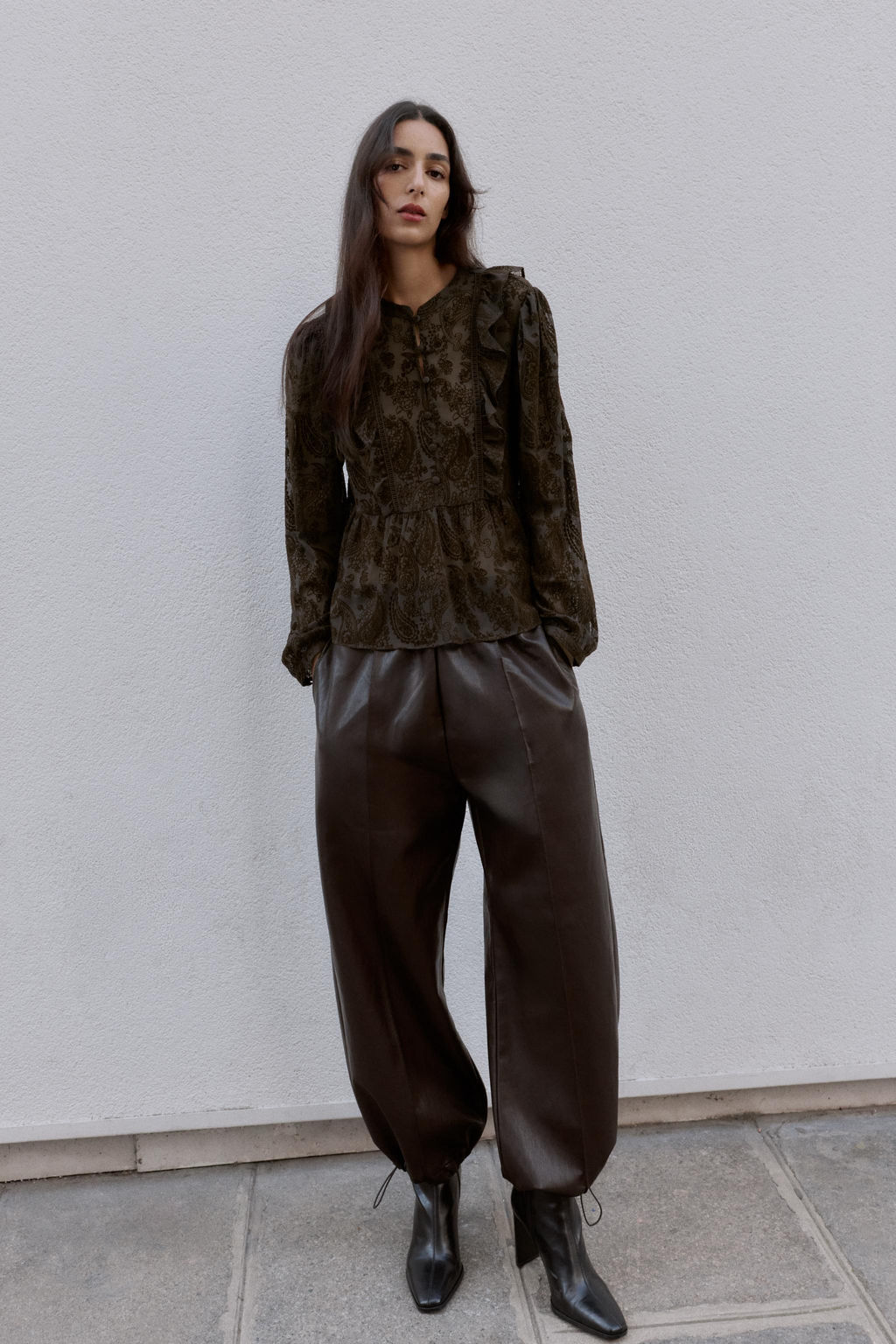 DEVOR_ RUFFLED BLOUSE