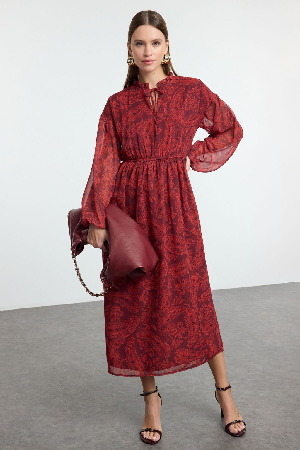 TRENDYOLMILLA Cok Renkli Sal Desen Midi Lastikli Dokuma K?sl?k Elbise TWOAW25EL00538  фото 2