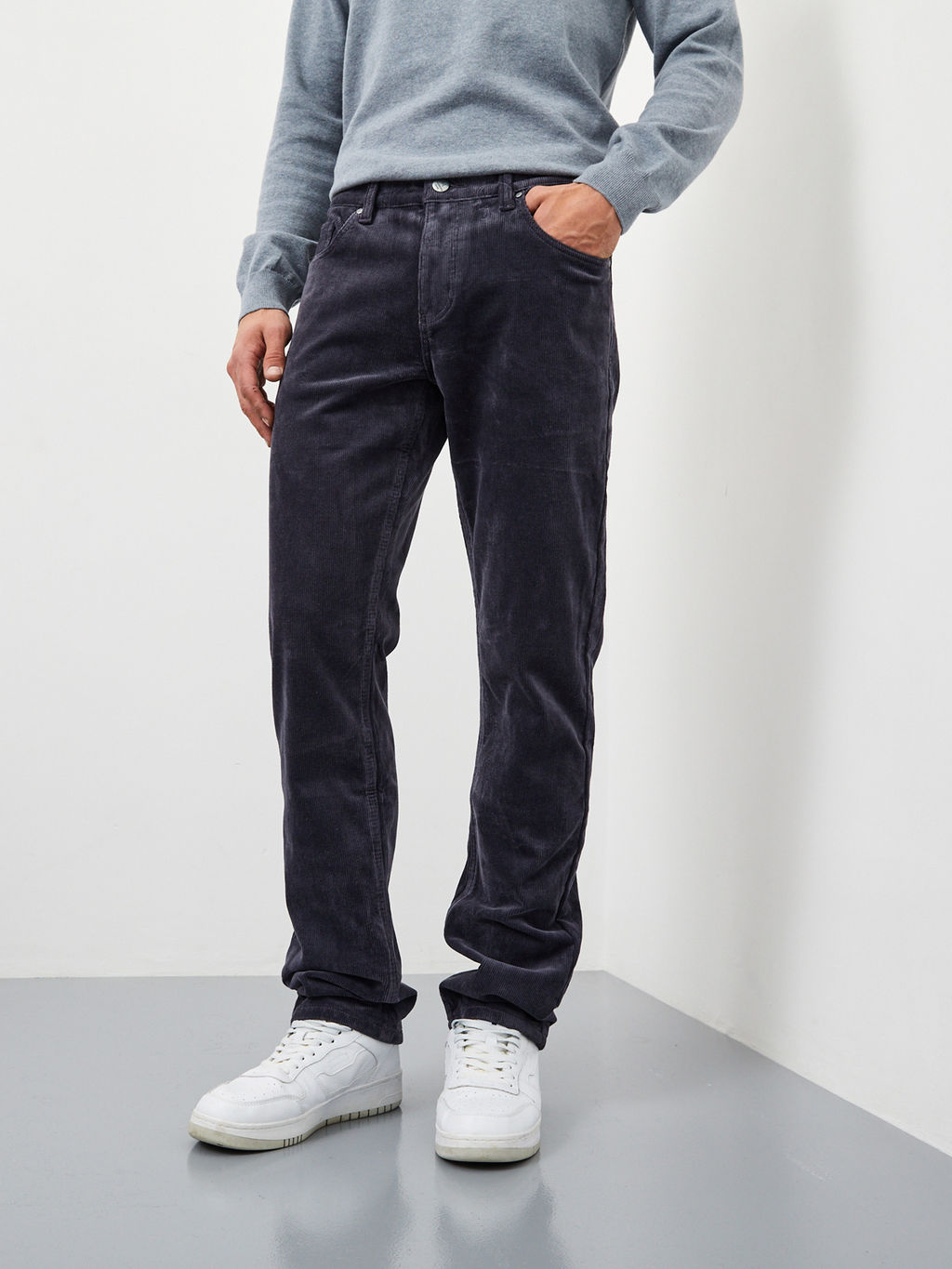 Утепленные мужские вельветовые брюки прямого кроя на флисе - Mossmore фото 8