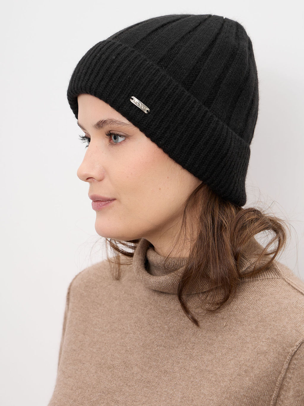 Шапка из кашемира 04342 черная