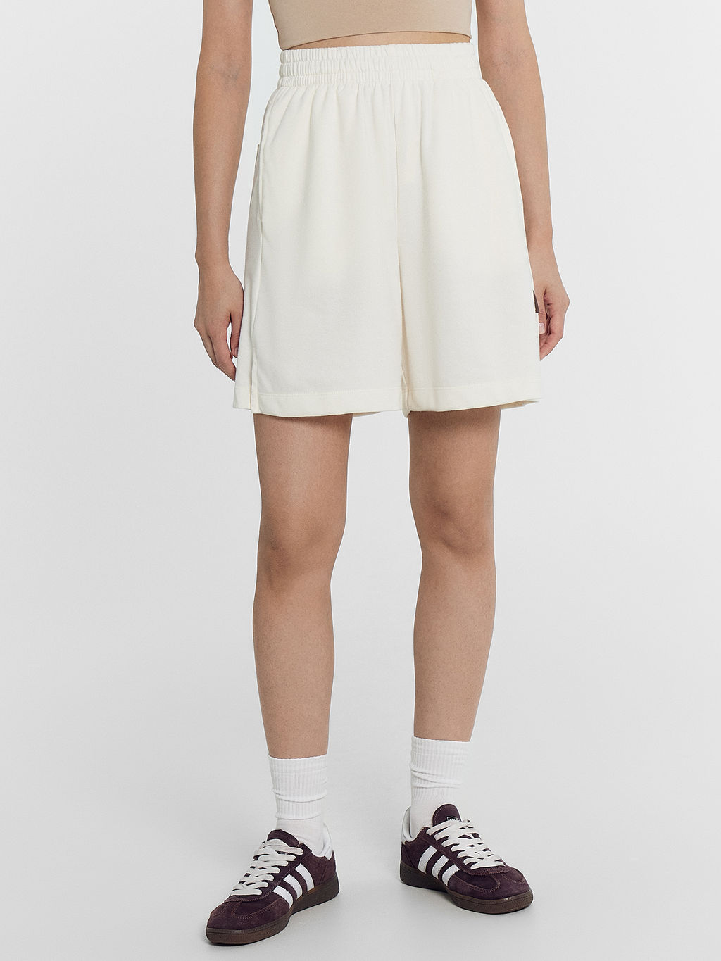 Шорты женские молочно-бежевые молочный 132365 - Mark formelle фото 2