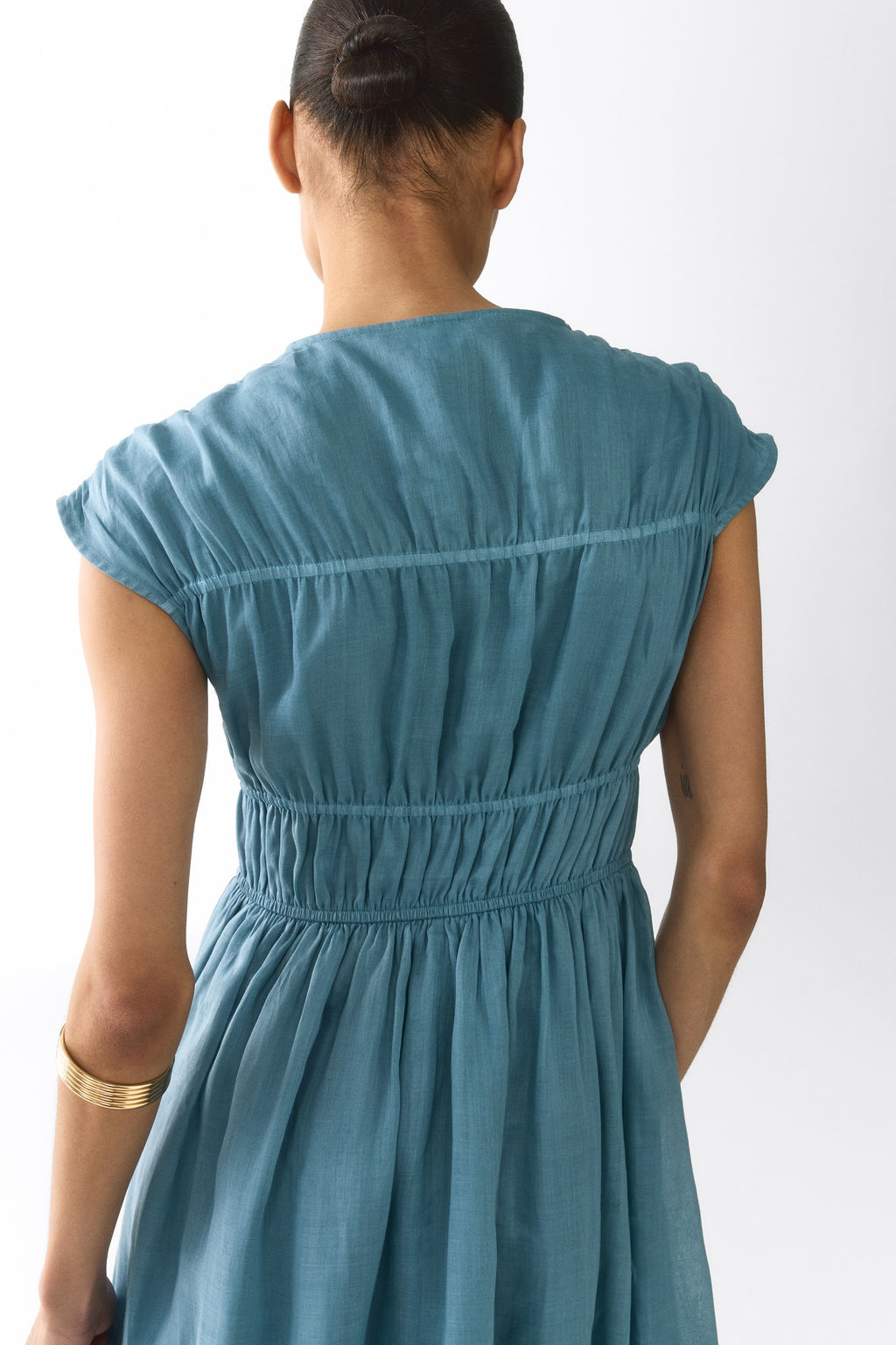 Vestido de ramio con tiras de enlazar - H&m фото 4