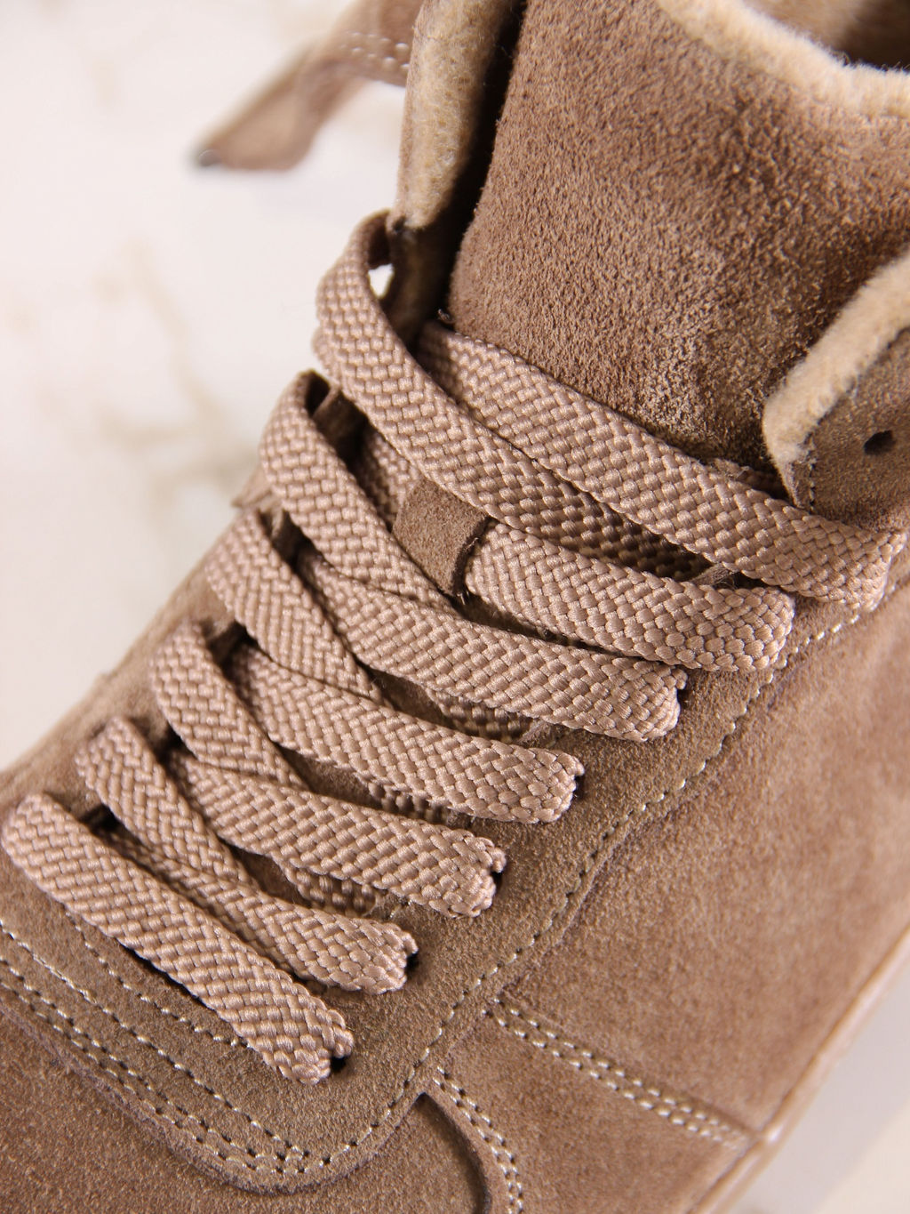 Кеды босоногие женские демисезонные 211.NATAbr.Серо-коричневая замша/Байка