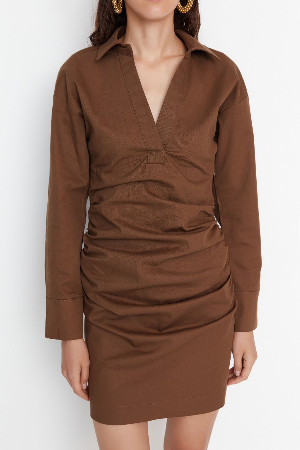 TRENDYOLMILLA Limited Edition Siyah Vucuda Oturan Drape Detayl? Mini Gabardin Dokuma Elbise TWOAW21EL1388  фото 12