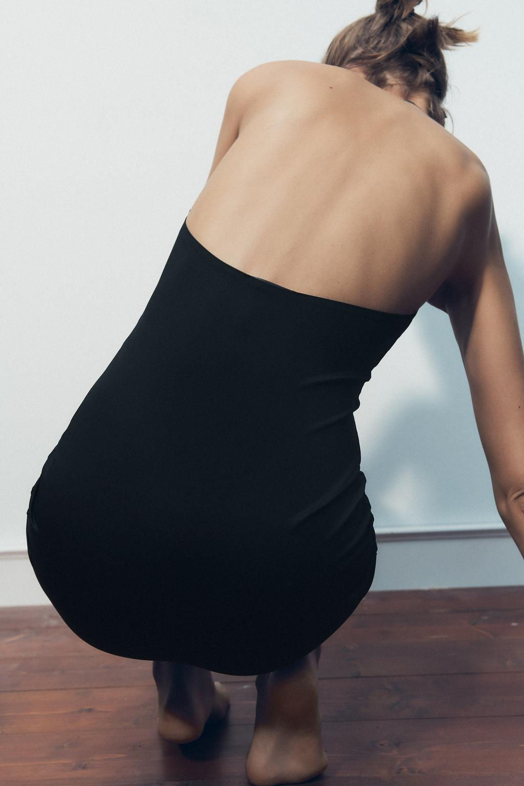BODY SHAPE SHORT DRESS - Zara фото 4