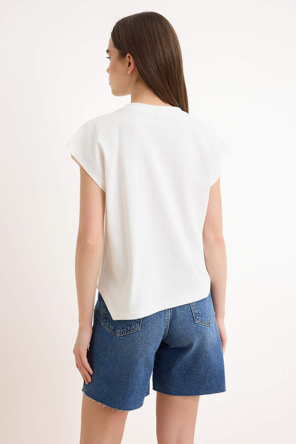 Ekru Duz Relaxed Bisiklet Yaka Dusuk Kol K?sa %100 Pamuk Orme T-Shirt TWOSS26TS00253 - Trendyolmilla фото 4