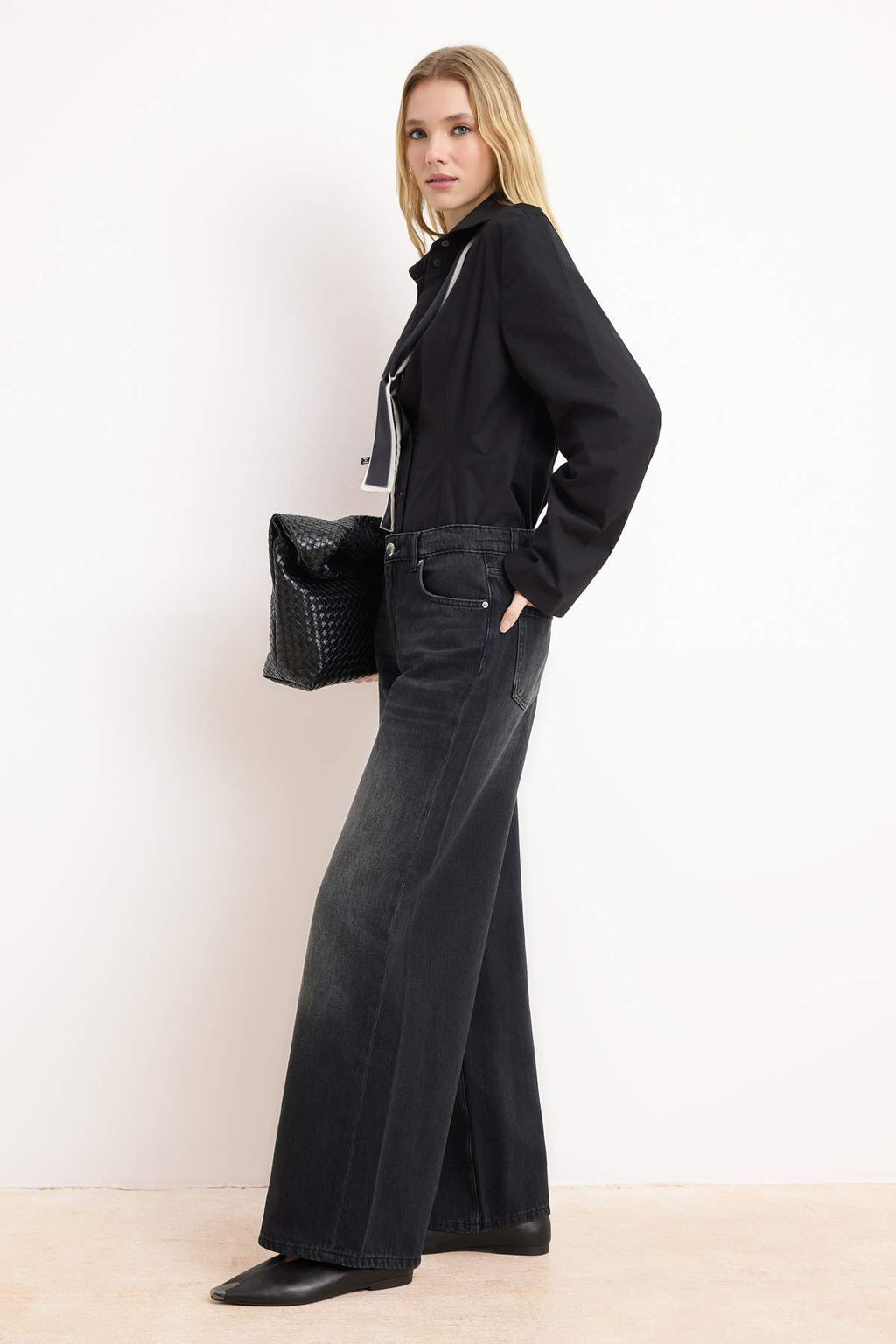 Premium Mavi Ozel Kumas DOKUMLU Yuksek Bel %100 Pamuk Wide Leg Jeans TWOSS26JE00136 - Trendyolmilla фото 8