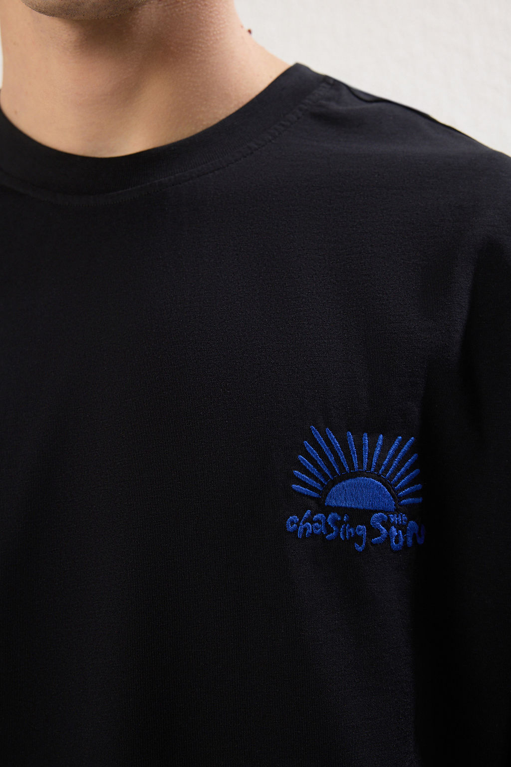 Siyah Oversize/Genis Kesim Bask?l? %100 Pamuklu T-Shirt TMNSS25TS00031