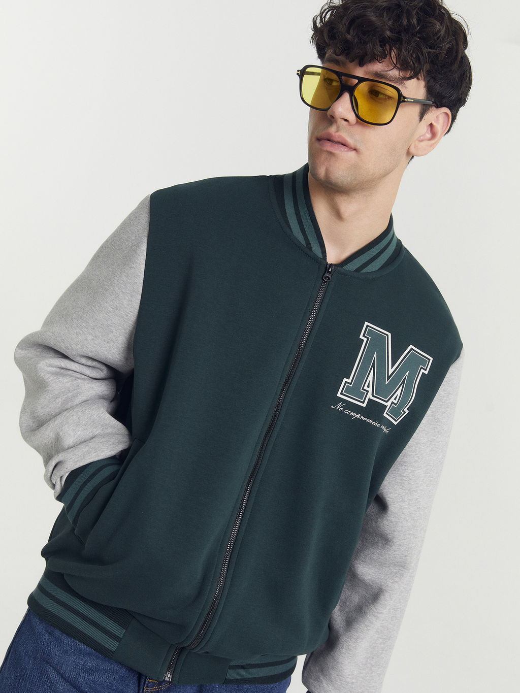 Жакет мужской в темно-зеленом цвете с печатью т.зеленый +печать 121187