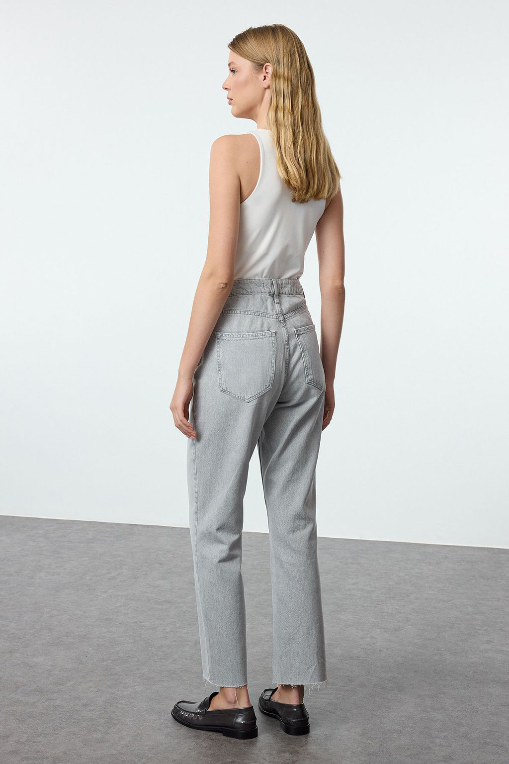 Gri Pacas? Kesikli Yuksek Bel Straight Jeans TWOAW25JE00308 - Trendyolmilla фото 5