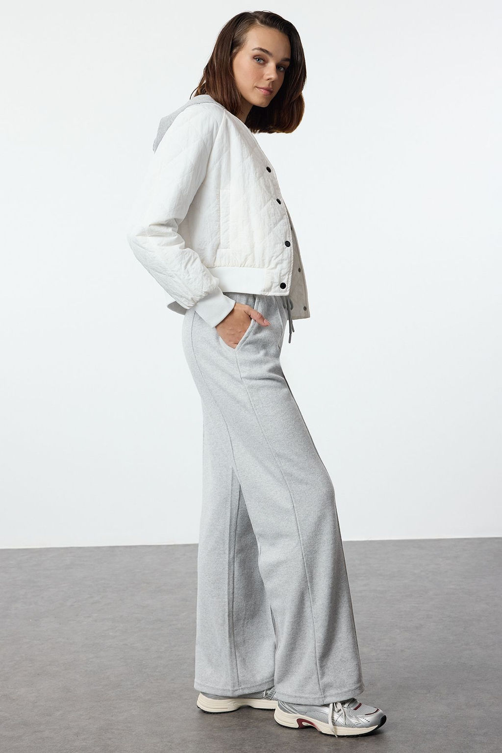 Gri Melanj Selanik Kumas Nervur Detayl? Cepli Genis Duz Orme Esofman Alt? Pantolon TWOAW24EA00021 - Trendyolmilla фото 2