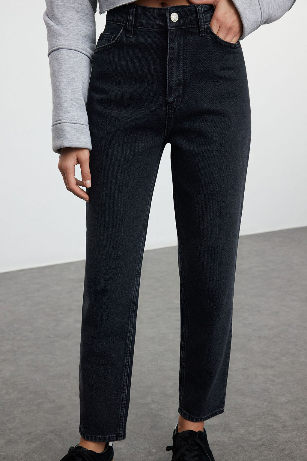 Siyah Yuksek Bel Mom Jeans TWOAW25JE00072 - Trendyolmilla фото 4