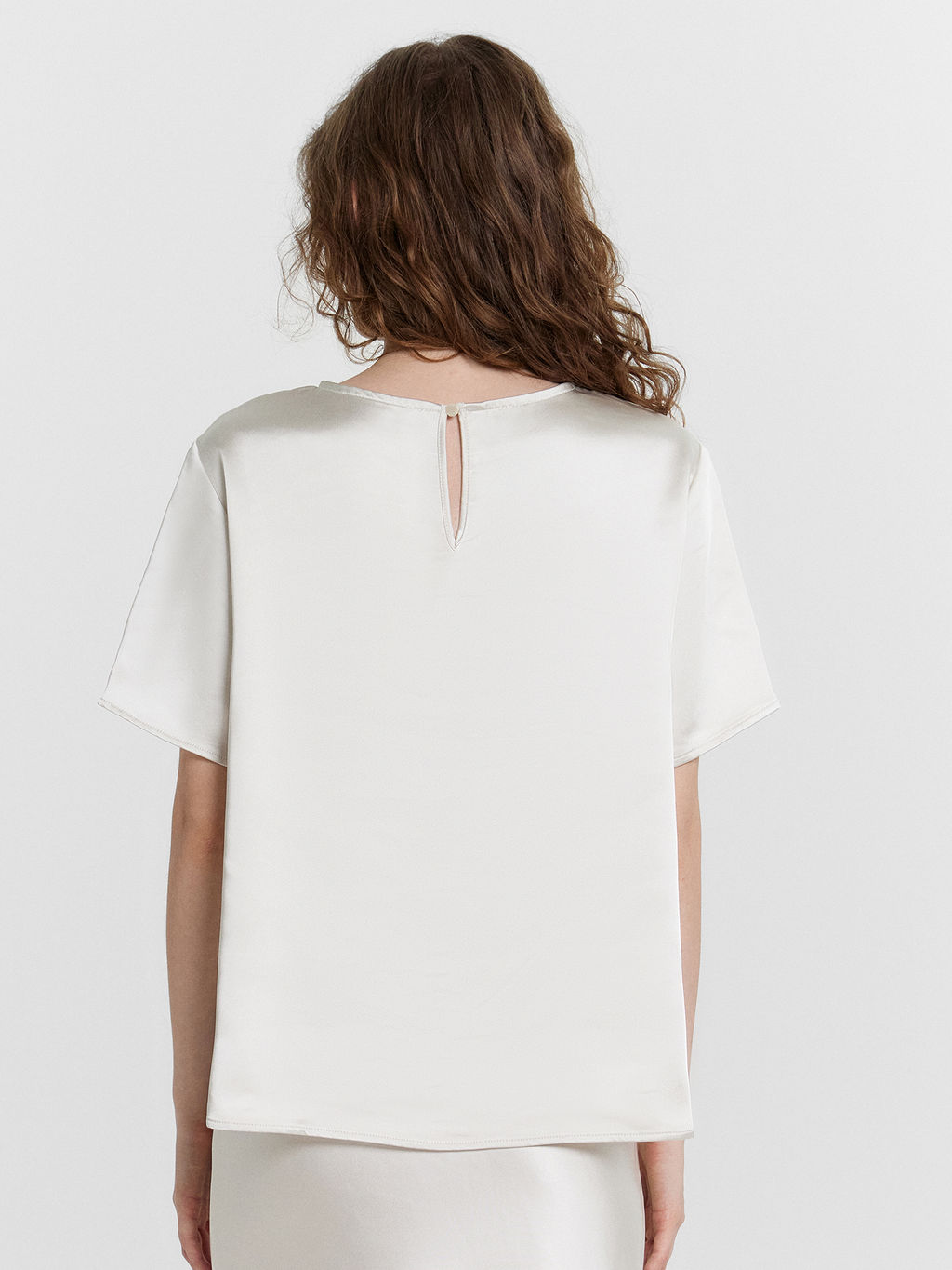 Блузка женская молочная с принтом сублимация цветок на молочном 112983