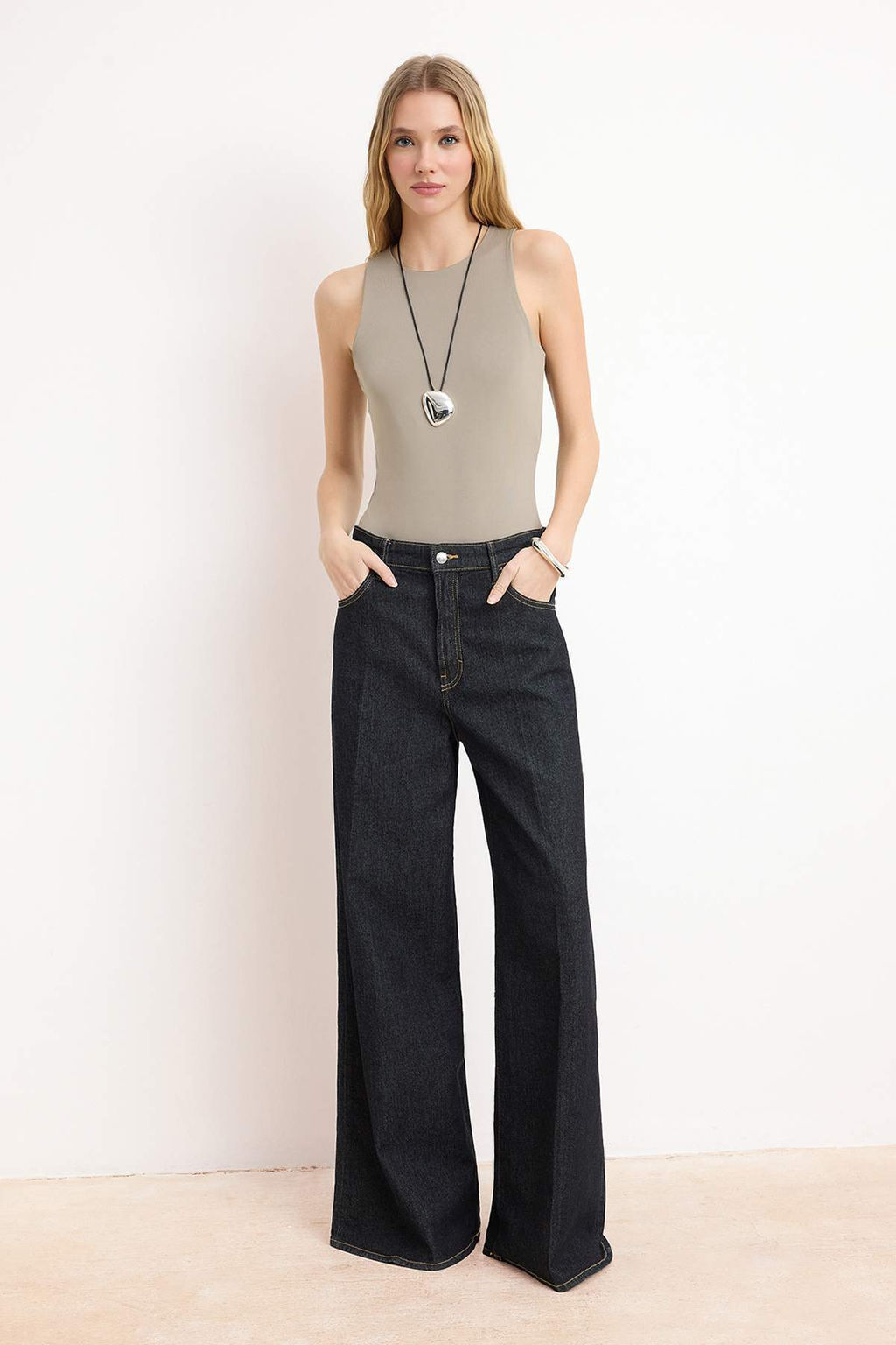 Vizon Halter Yaka Vucuda Oturan Esnek Alttan C?tc?tl? Orme Body TWOSS20BD0044