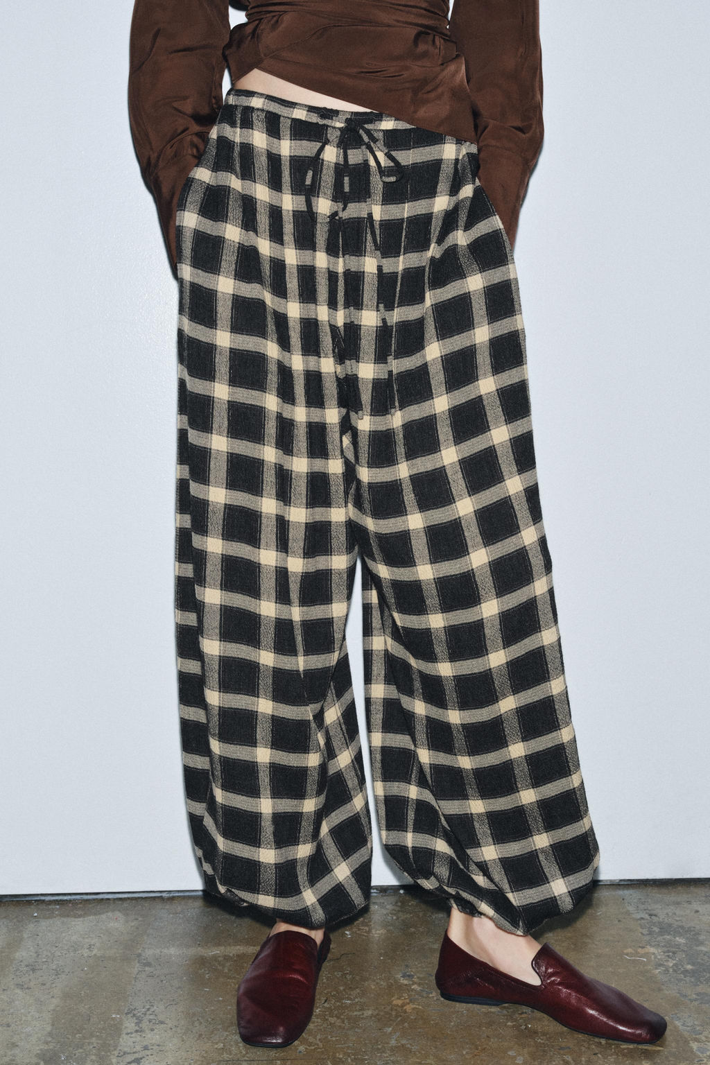 ZW COLLECTION CHECK BALLOON TROUSERS - Zara фото 2