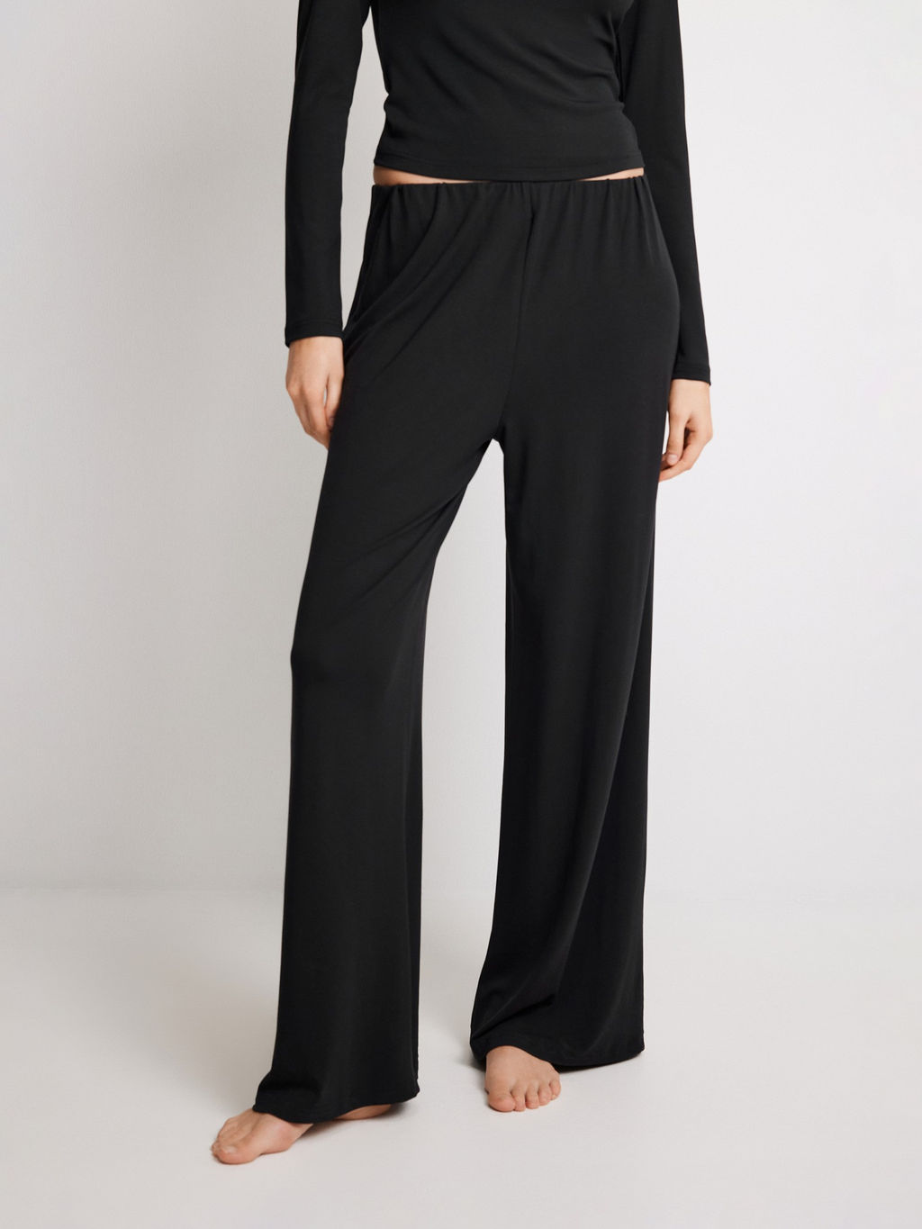 Infinity / Брюки жен. Krafta черный