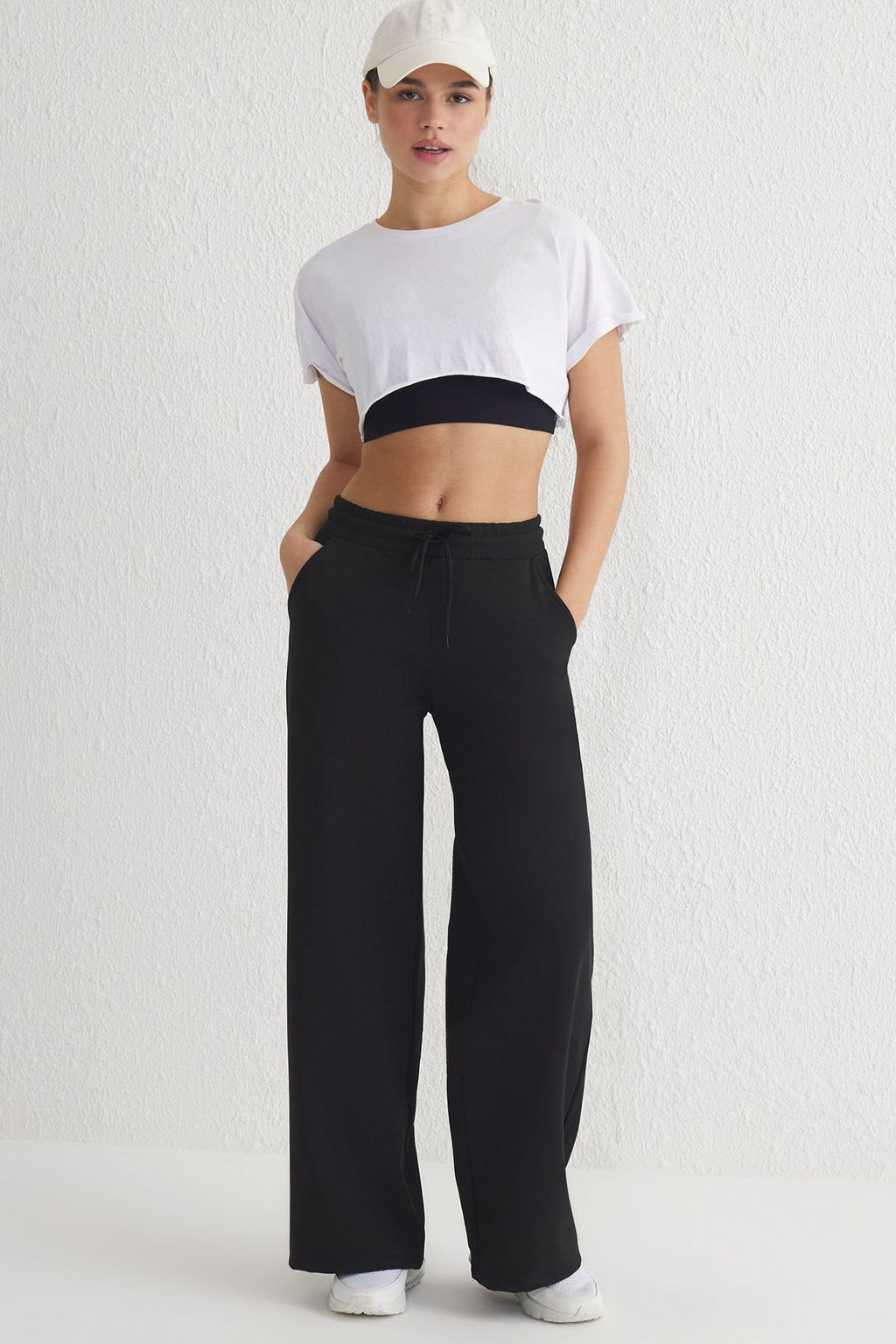 Siyah Ici Polarl? S?cak Tutan Dalg?c/Scuba Kumas Spor Orme Esofman Alt? THMSS25EA00000