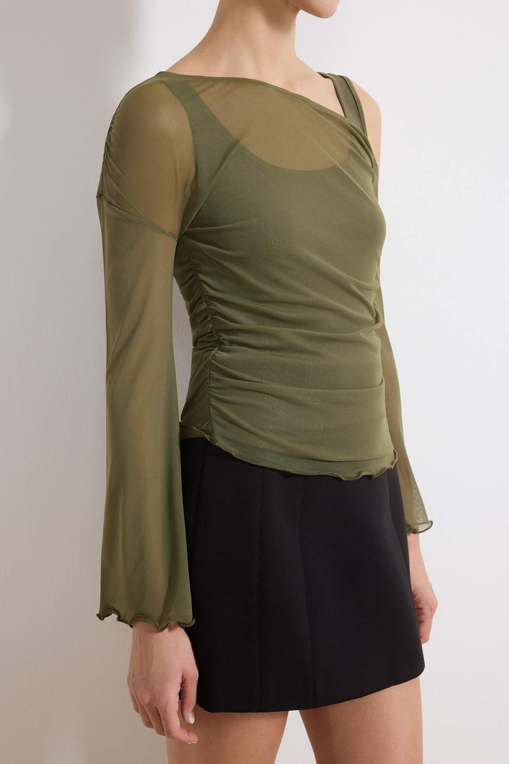 Haki Fitted/Vucuda Oturan Asimetrik Yaka Cift Gorunumlu Buzgulu Tul Orme Bluz TWOSS26BZ00071 - Trendyolmilla фото 3