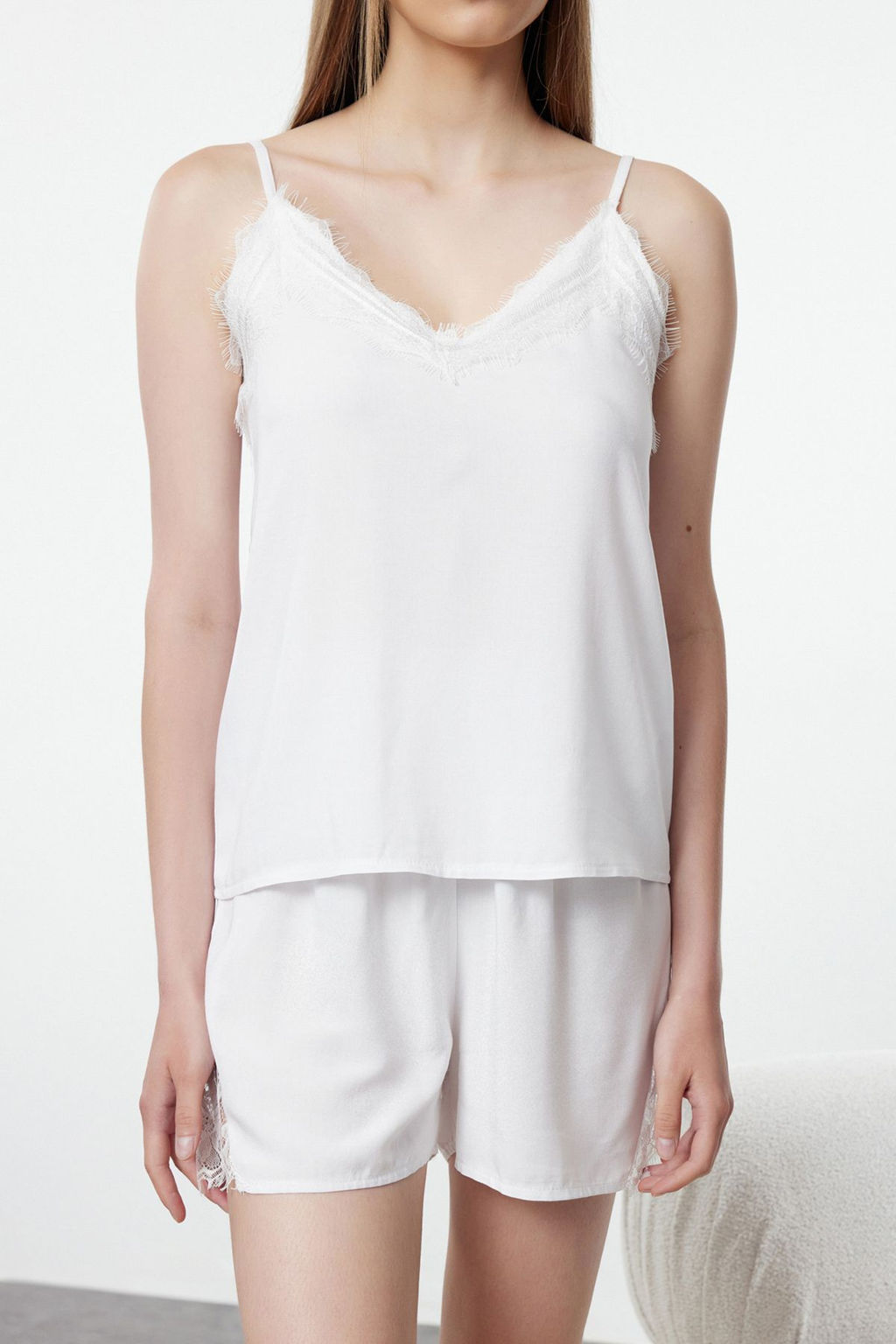 Trendyolmilla Siyah Dantelli Ip Ask?l? Viskon Sortlu Dokuma Pijama Tak?m? THMSS20PT0290 фото 26