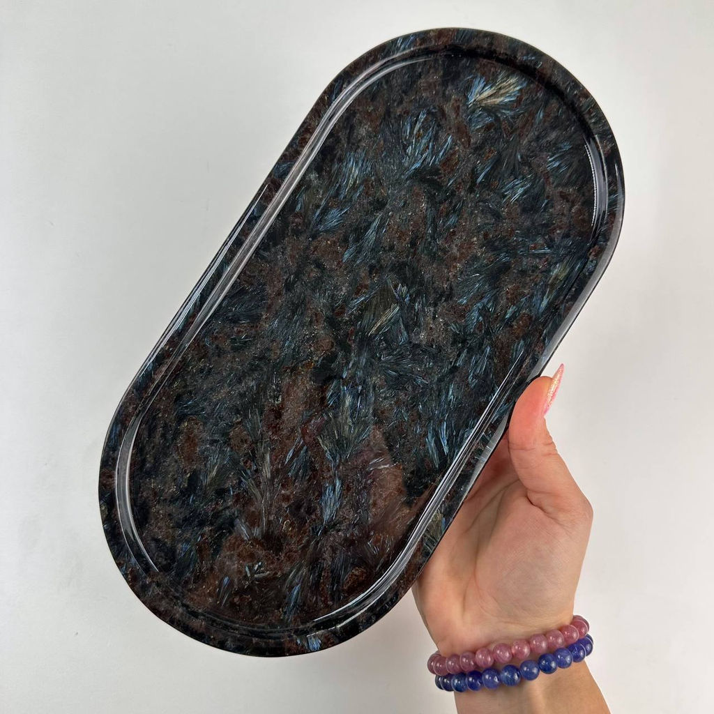 Блюдо из Арфведсонита (Нуумит)