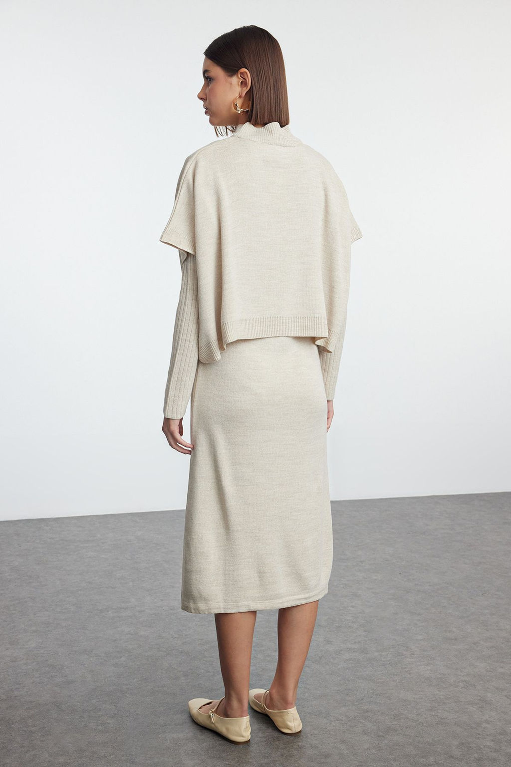 TRENDYOLMILLA Bej Genis Kal?p Midi Triko Suveterli Elbise TWOAW24EL00012  фото 5