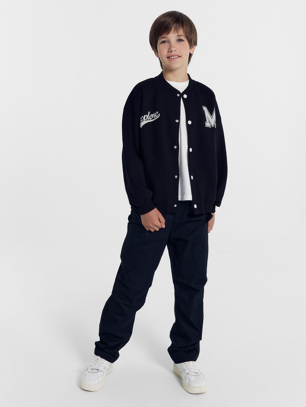 Брюки для мальчиков в черном цвете