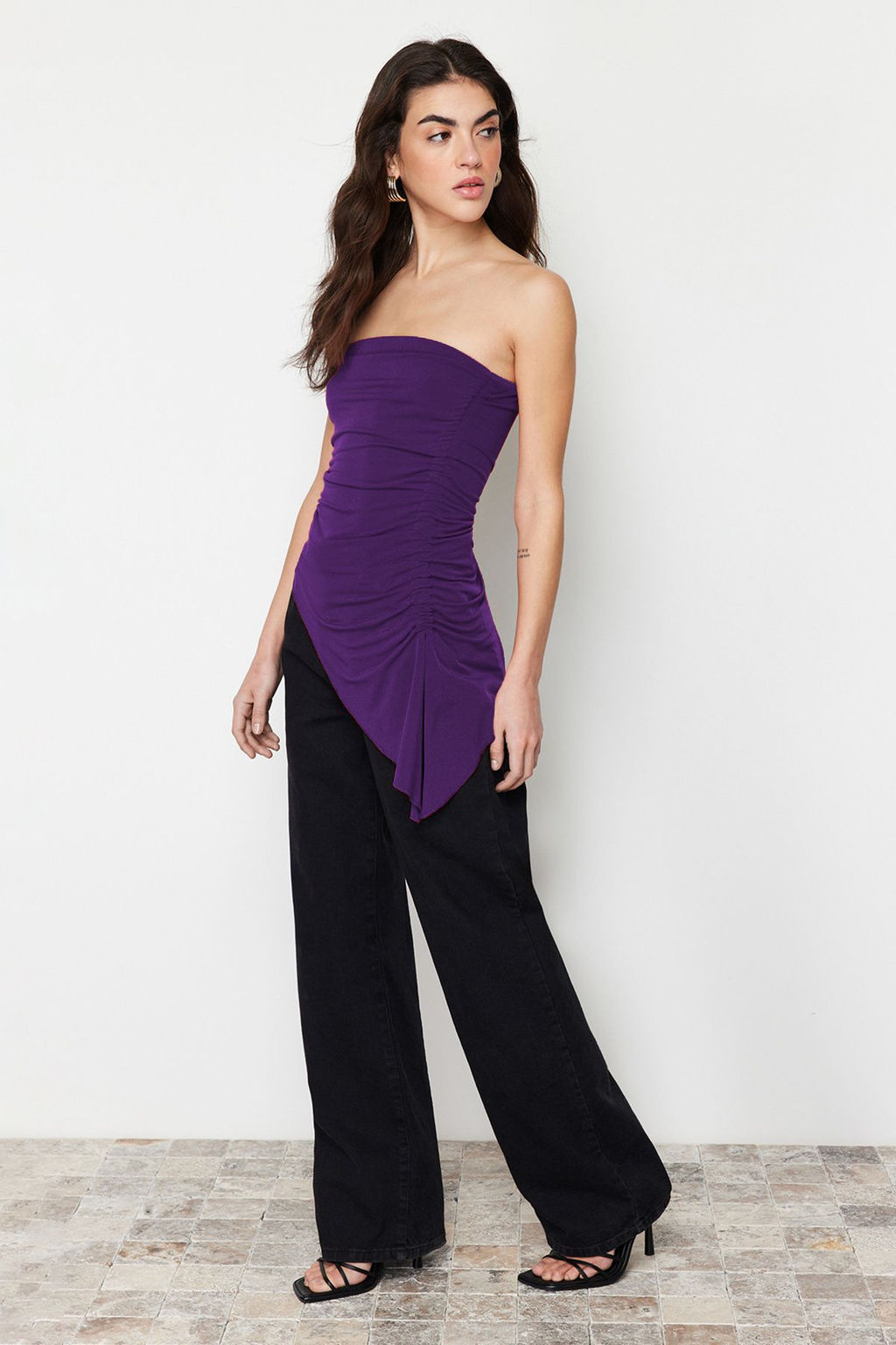 Siyah Straplez Buzgu Detayl? Fitted/Vucuda Oturan Esnek Orme Bluz TWOSS24BZ00054 - Trendyolmilla фото 10