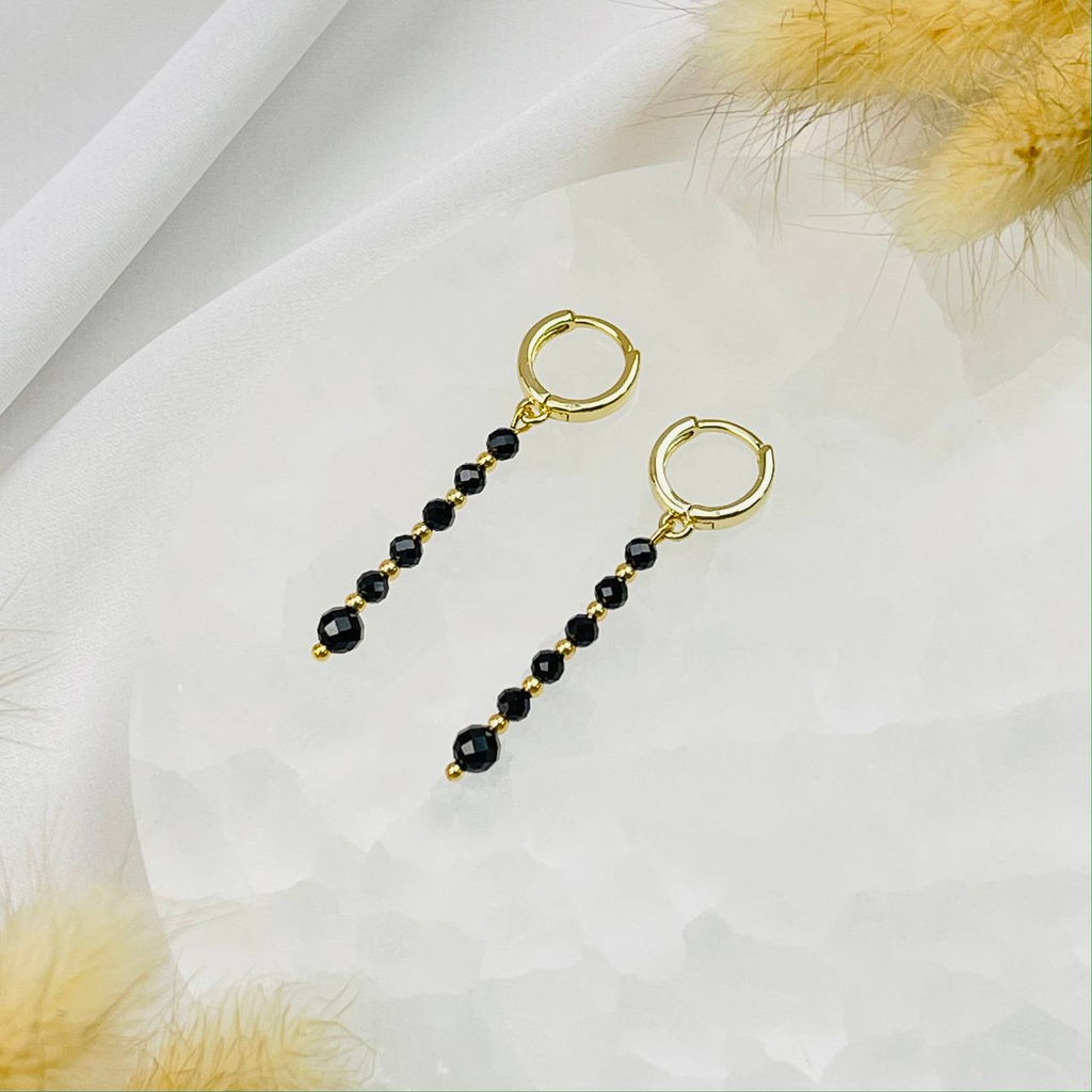 Серьги из черной Шпинели