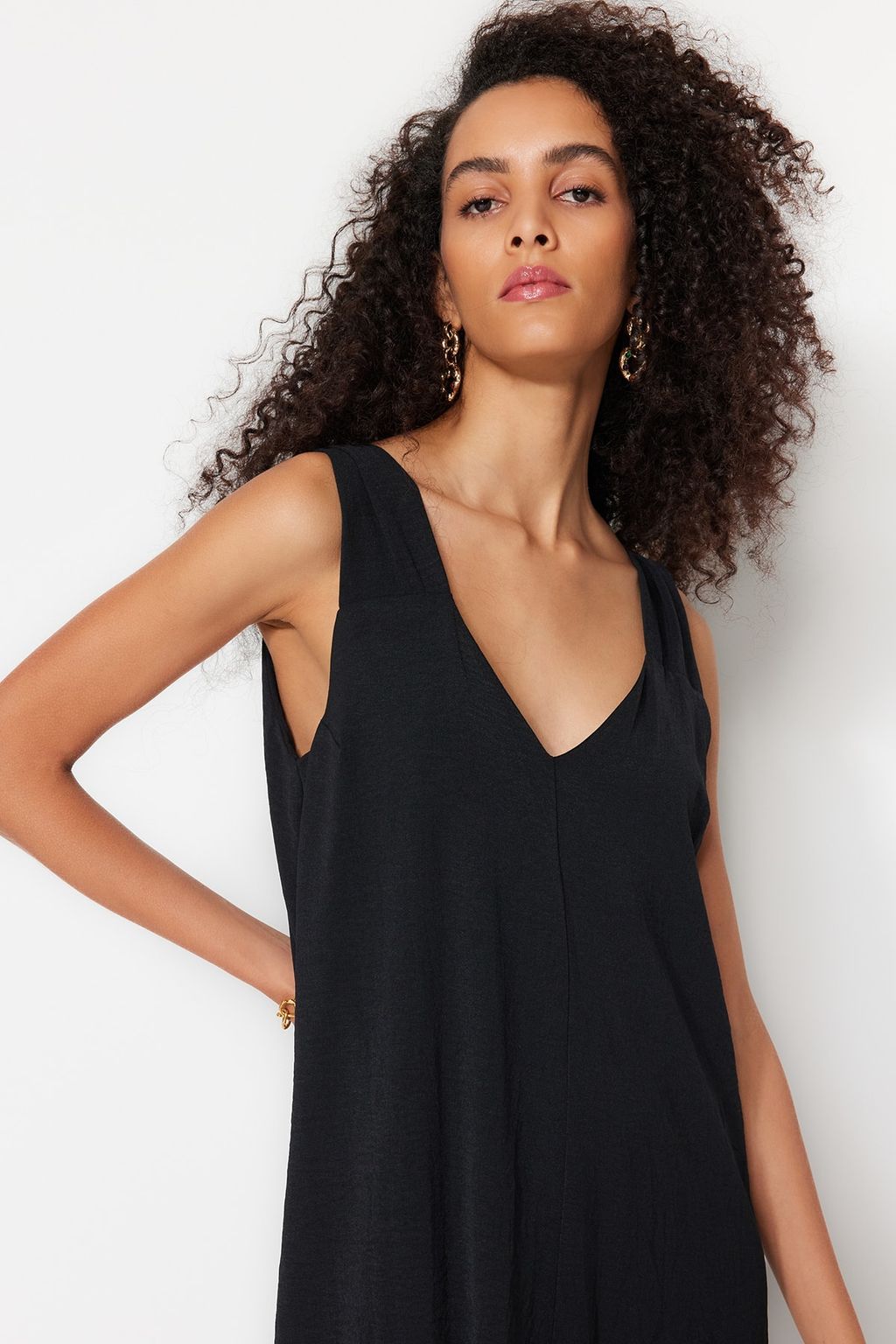 Siyah Rahat Kesim V Yaka Midi Dokuma Elbise TWOSS23EL00882