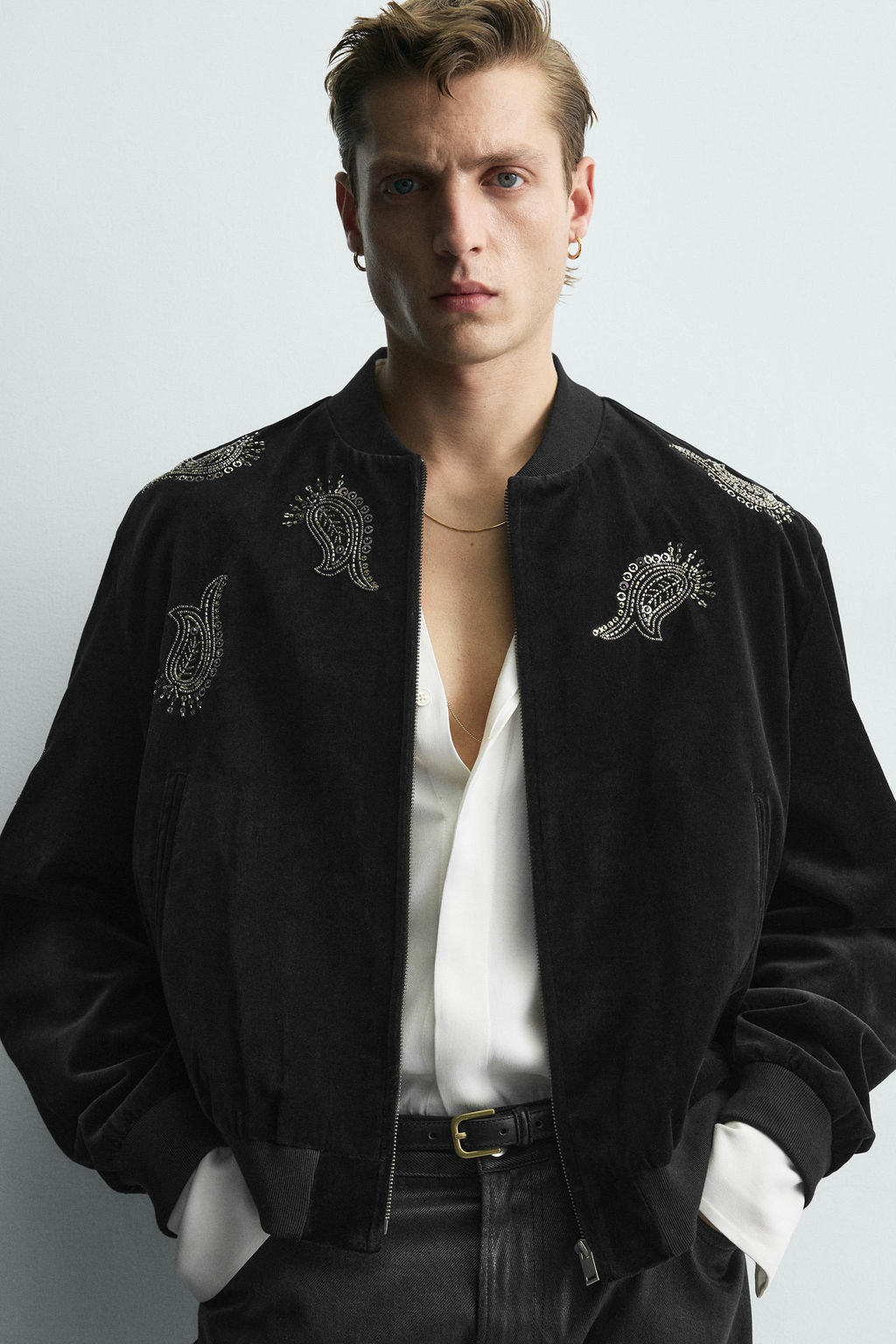 LIMITED EDITION EMBROIDERED VELVET BOMBER JACKET - Zara фото 5
