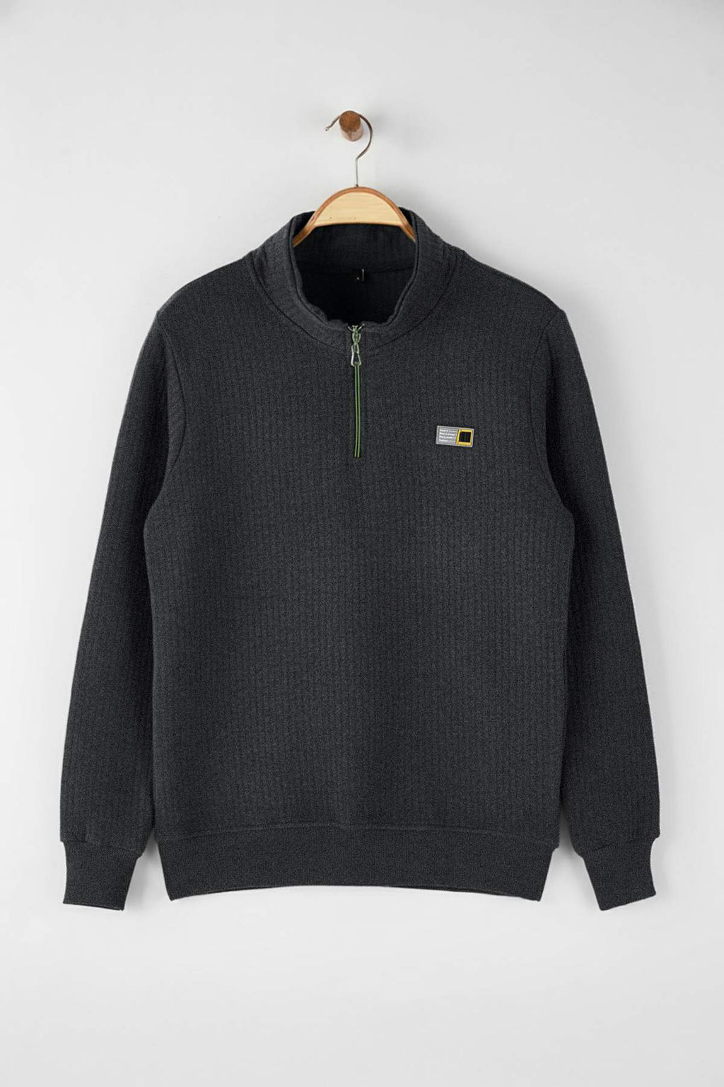 Siyah Regular/Normal Kesim Dokulu Etiket Detayl? Fermuarl? Sweatshirt TMNAW26SW00062 - Trendyolmilla фото 31
