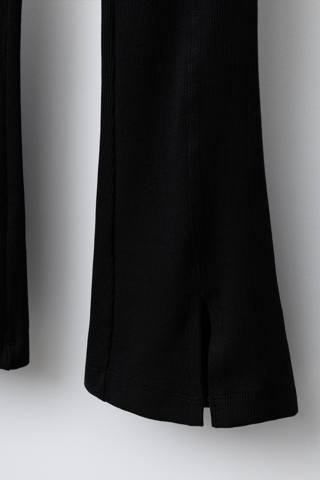 PLAIN RIBBED FLARE LEGGINGS - Zara фото 4