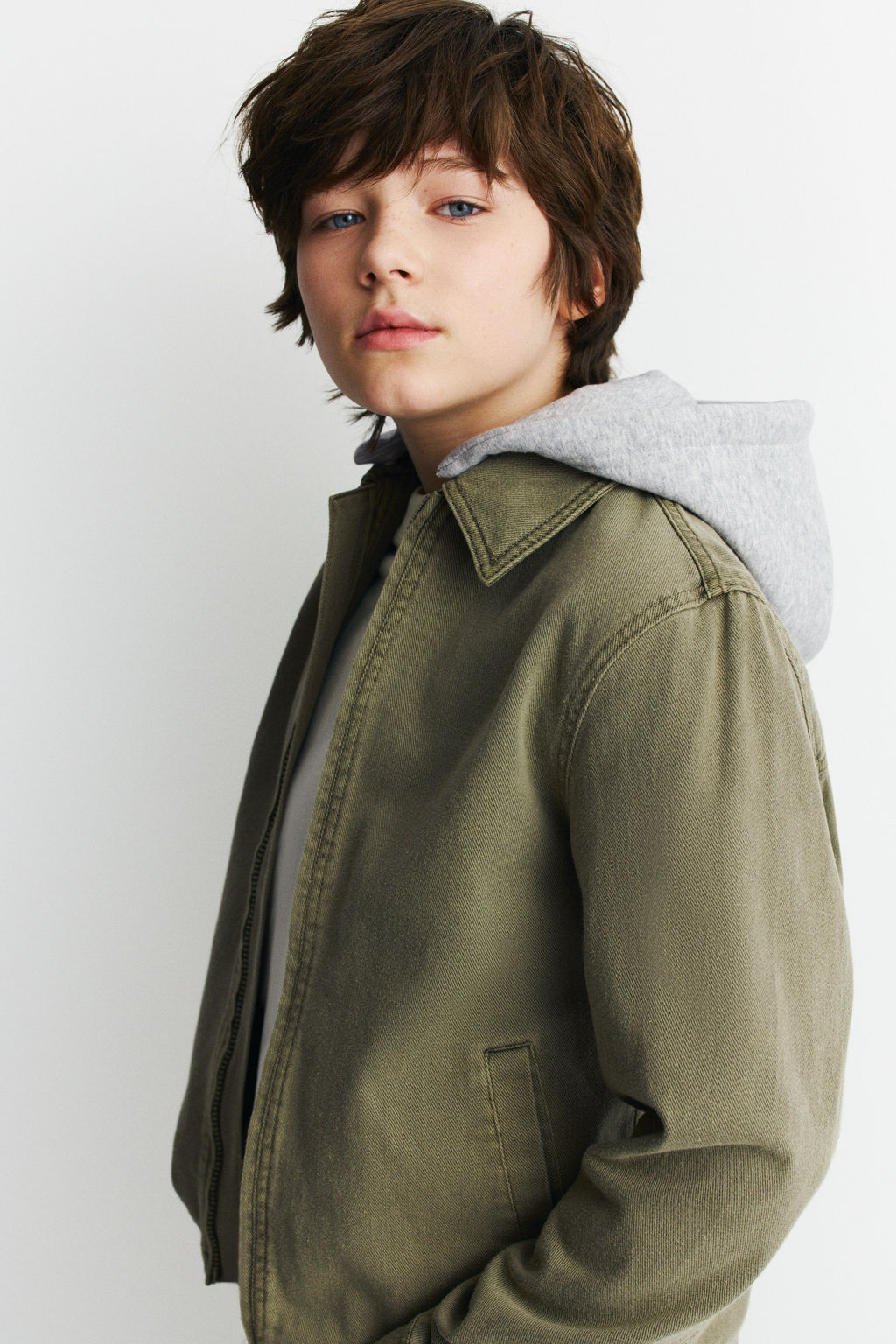 Chaqueta camisera de sarga con capucha - H&m фото 2