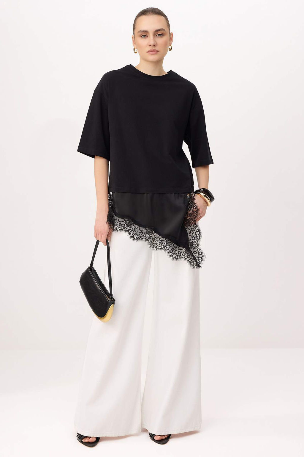 Siyah Oversize/Genis Kal?p Asimetrik Dantel Detayl? %100 Pamuk Orme T-shirt TWOSS26TS00296 - Trendyolmilla фото 2