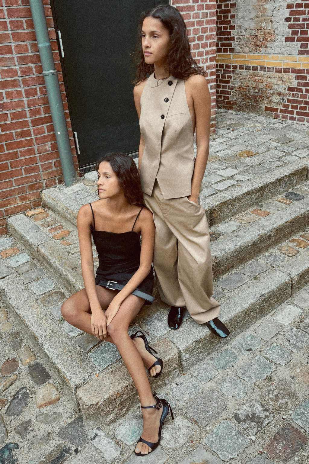 TROUSERS WITH BELT - Zara фото 3